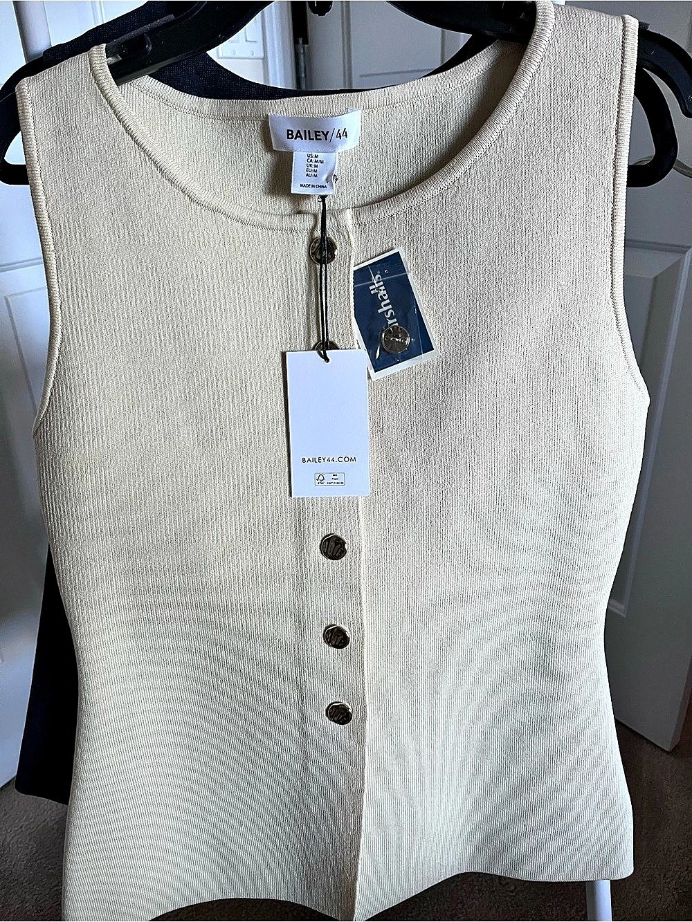 Bailey 44 Sleeveless Button Front Top in Cream Size Small NWT